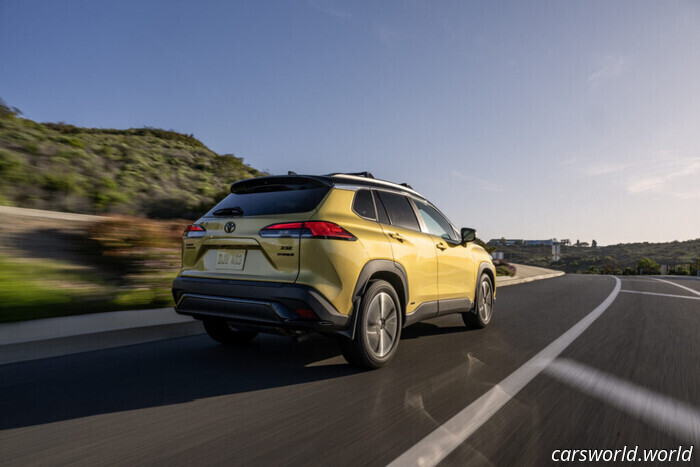 El Auge Híbrido De Toyota Tiene A Muchos Compradores Esperando Meses Por Una Pequeña Pieza | Carscoops